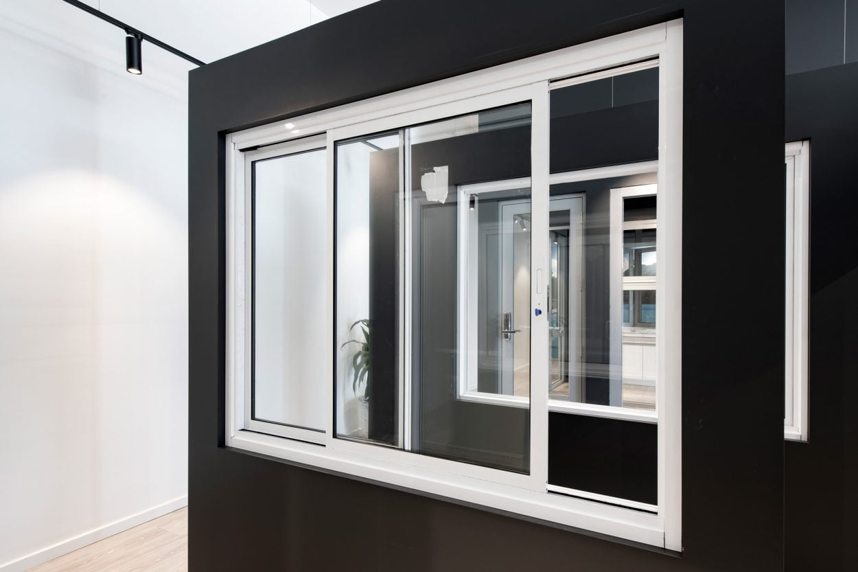 Ascend sliding window in Pearl White