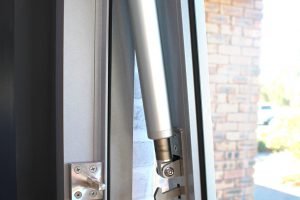 Paragon electric strut window
