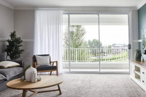 Horizon stacking door in Pearl White