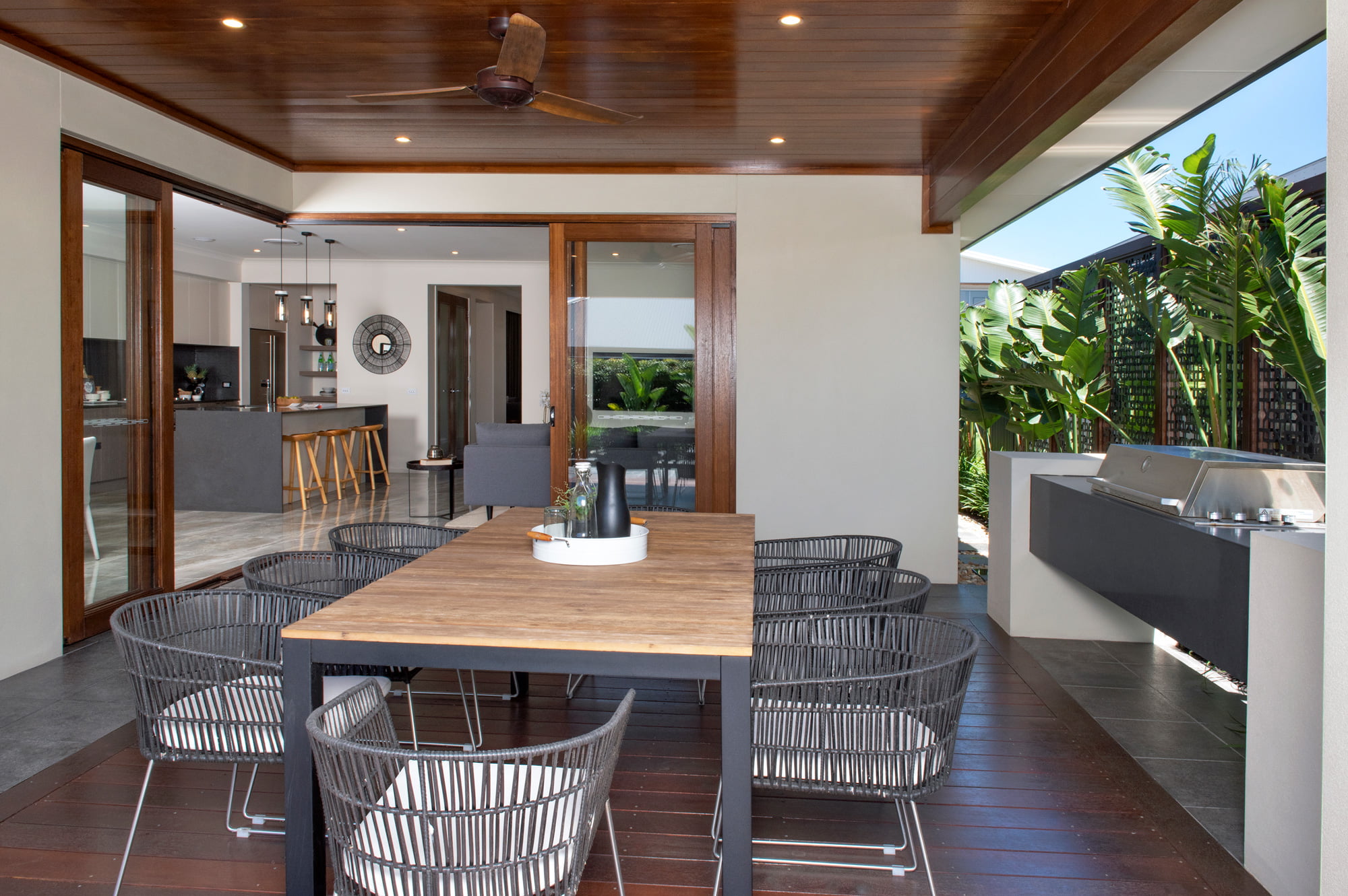 Natura timber 90 degree corner stacking door