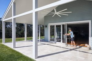 Paragon bi-fold door in Pearl White