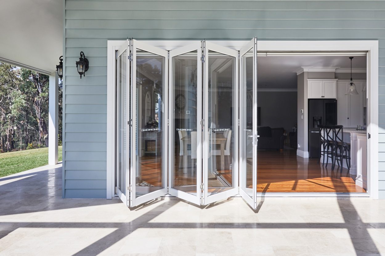 Paragon bi-fold door in Pearl White