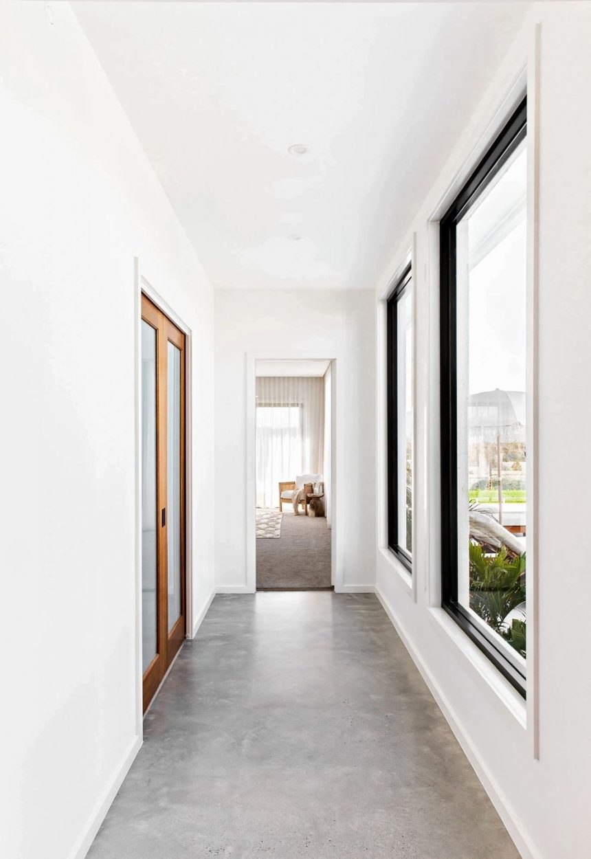 Paragon fixed windows in Monument Matt