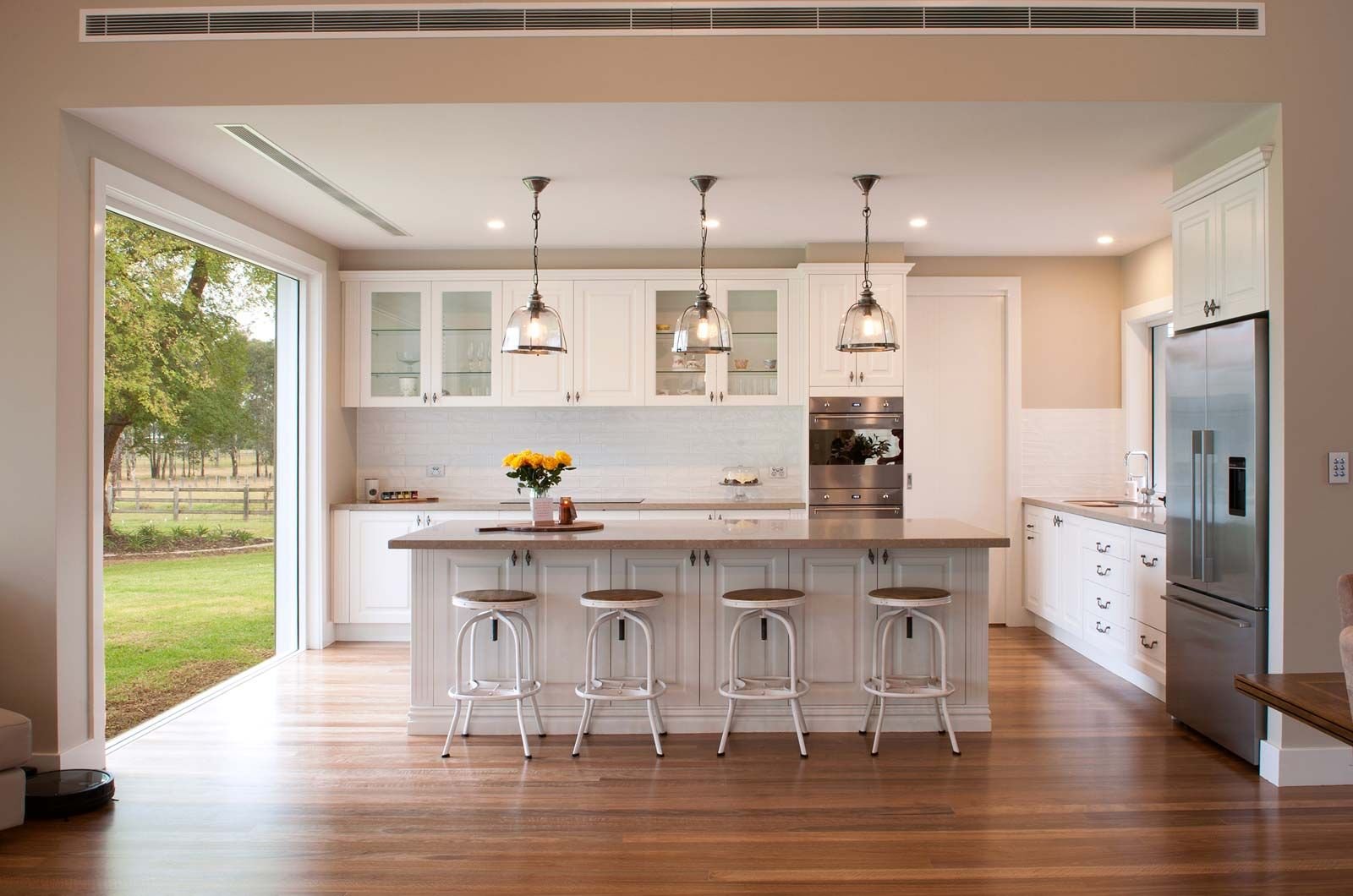 Paragon fixed window in Pearl White