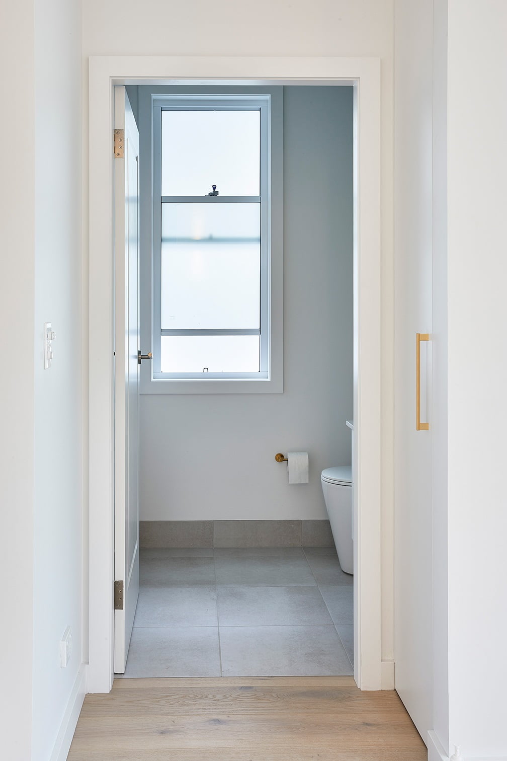 Horizon double hung window in Pearl White with ComfortPlus white translucent glass