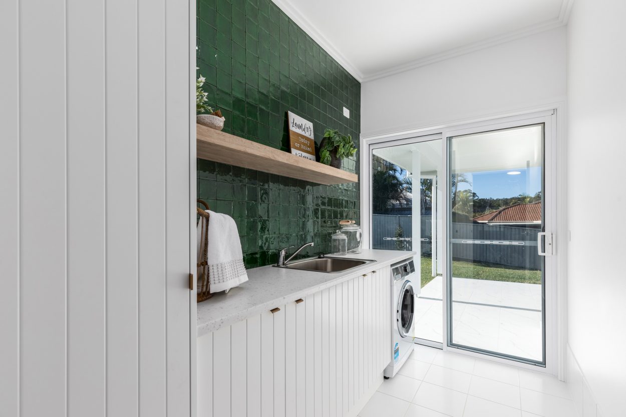 Horizon sliding door in Pearl White, Hopwood Homes